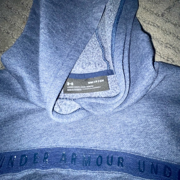 Cropped Under Armour Hoodie - Picture 2 of 3